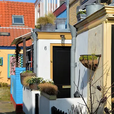 Holiday Parel Aan Zee * Den Haag